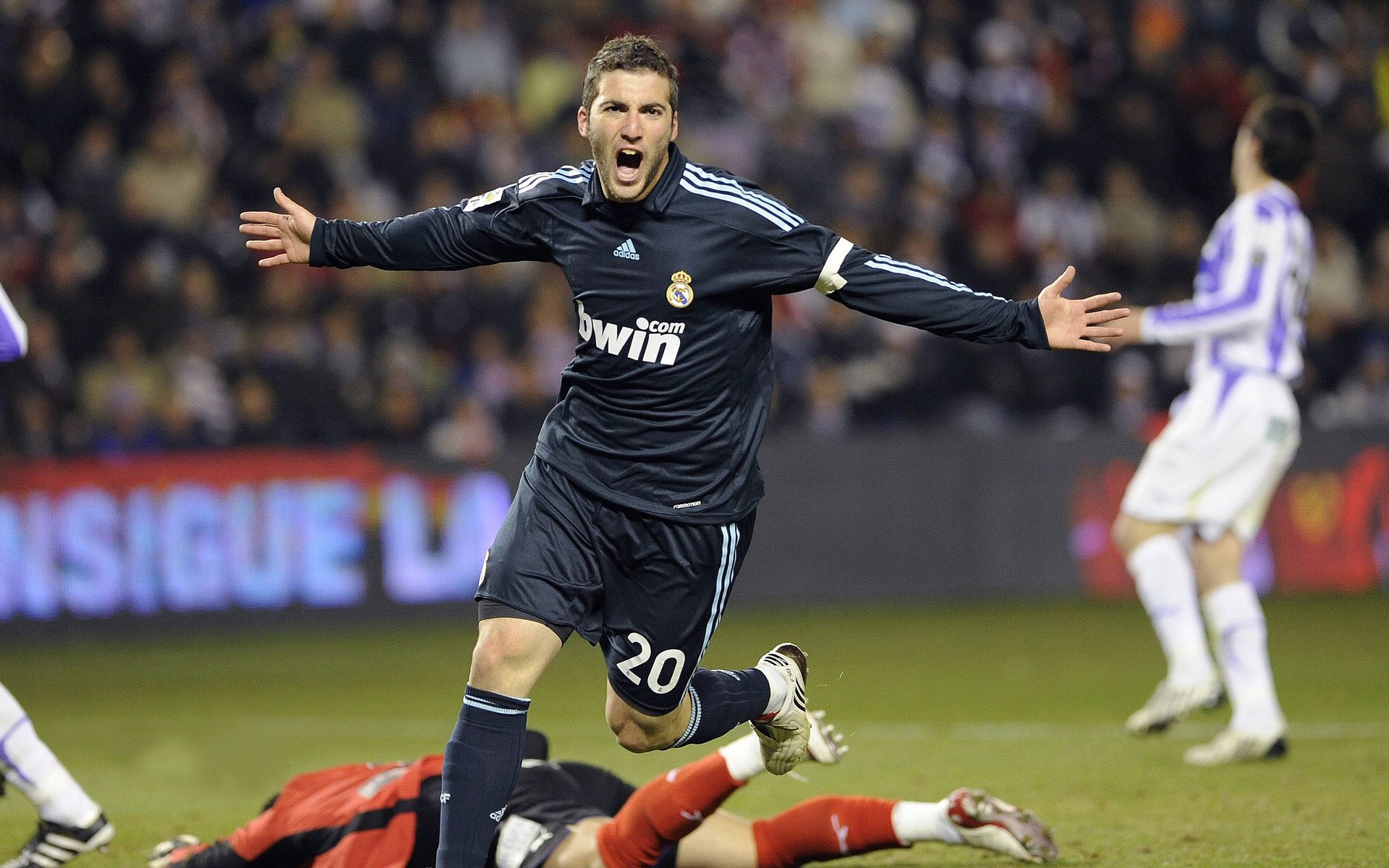 巴塞罗那前途光明！Uzi新星夺冠表现突出引发球迷热议